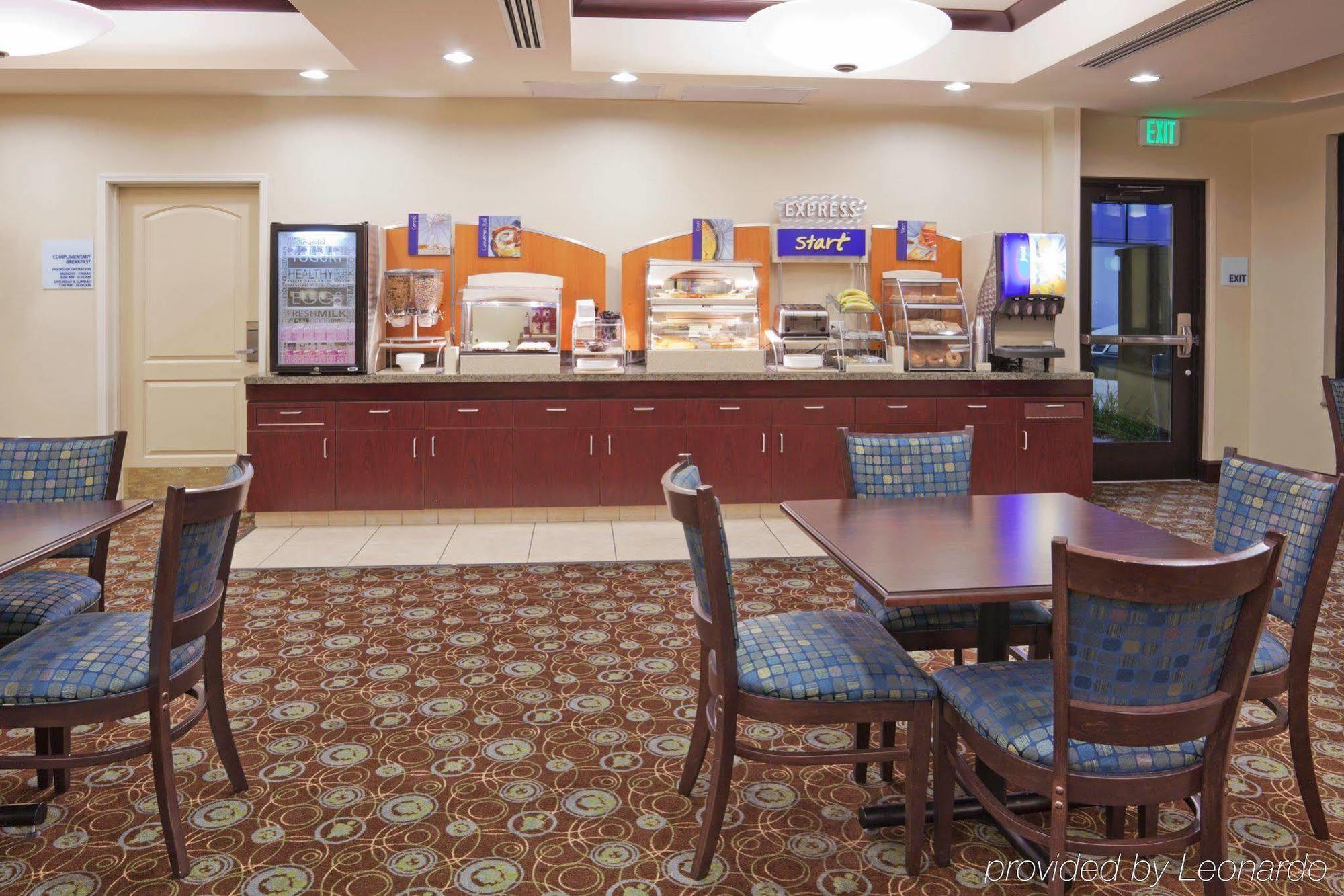 Holiday Inn Express & Suites Clovis Fresno Area By Ihg Exterior foto