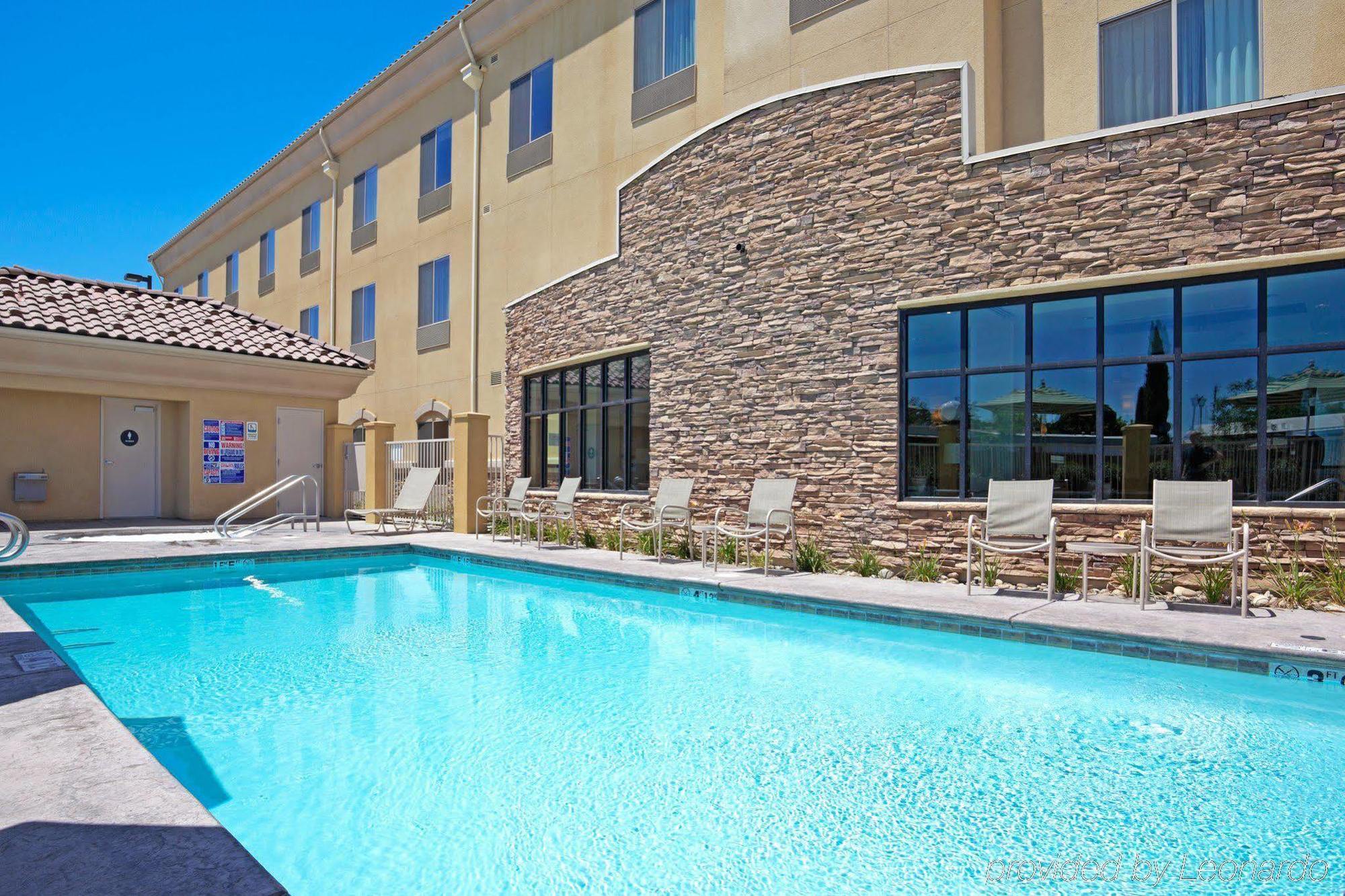 Holiday Inn Express & Suites Clovis Fresno Area By Ihg Exterior foto
